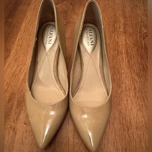 Alfani Tan Heels Classic Design